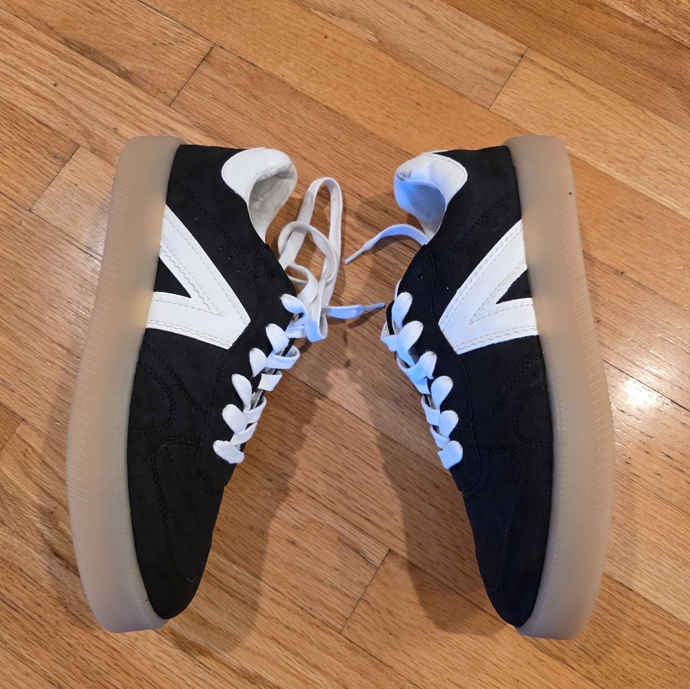 MIA Archie Platform Sneaker - Picture 2 of 5